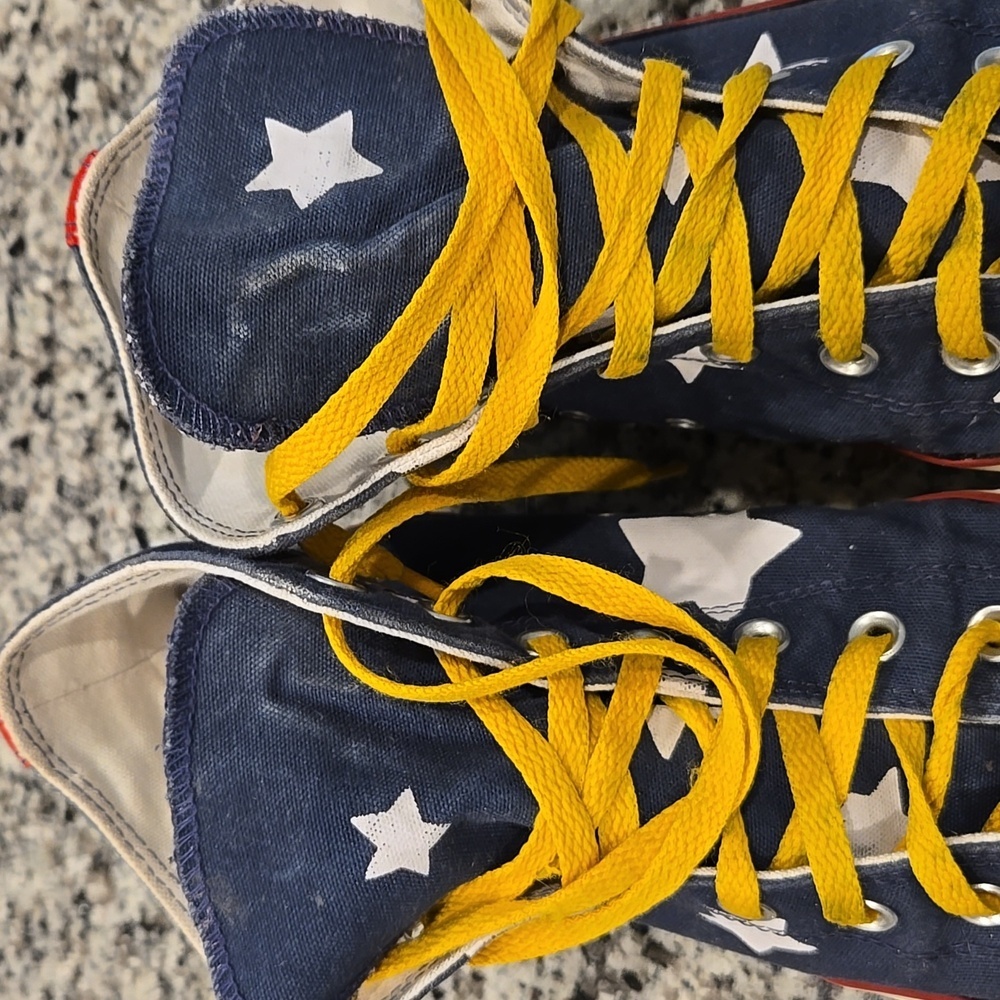 LIMITED EDITION CORALINE Converse Navy and Yellow Star Sneakers - Picture 11 of 16